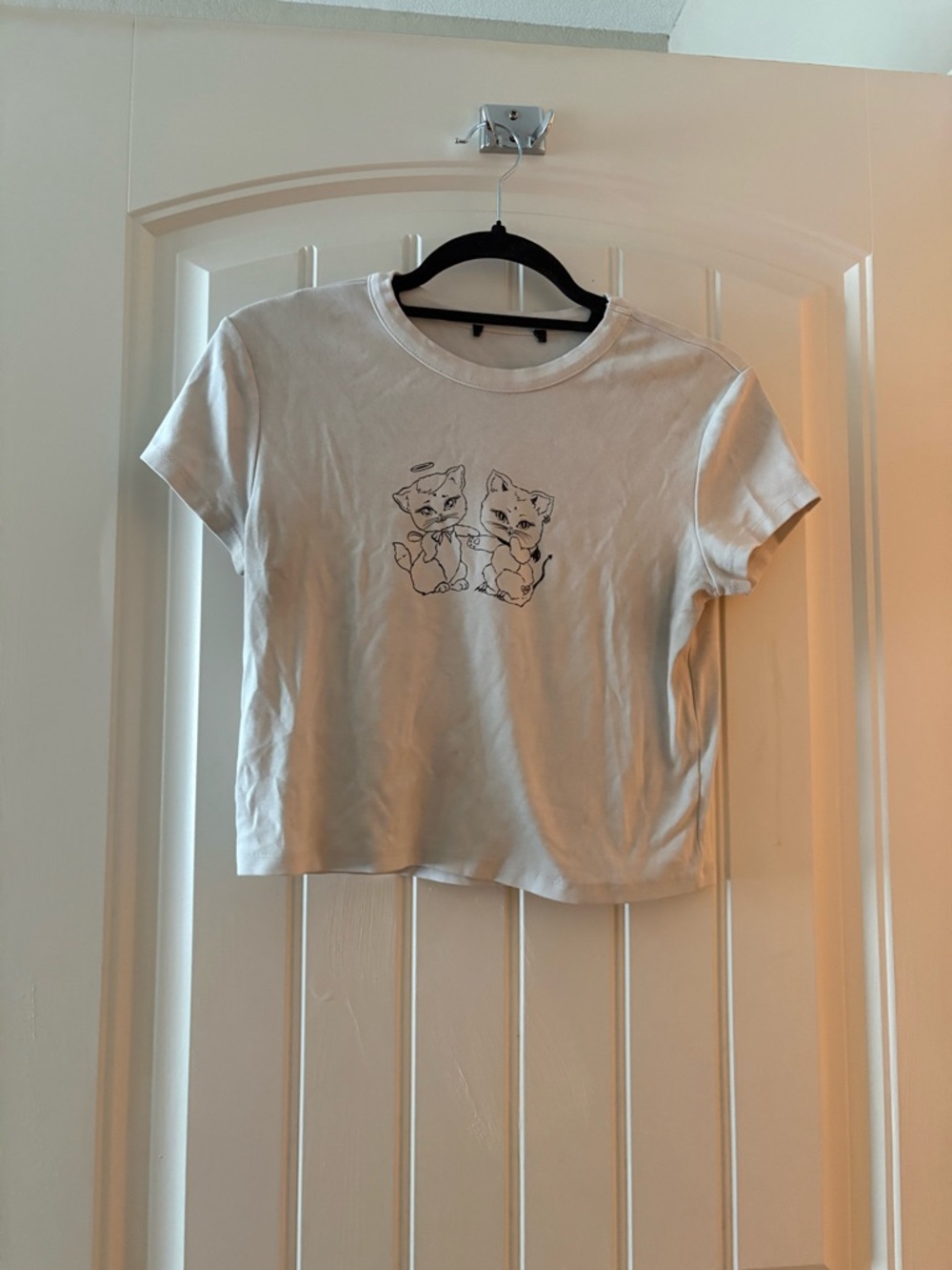 Forever 21 White Cropped Tee with Cat Line Art